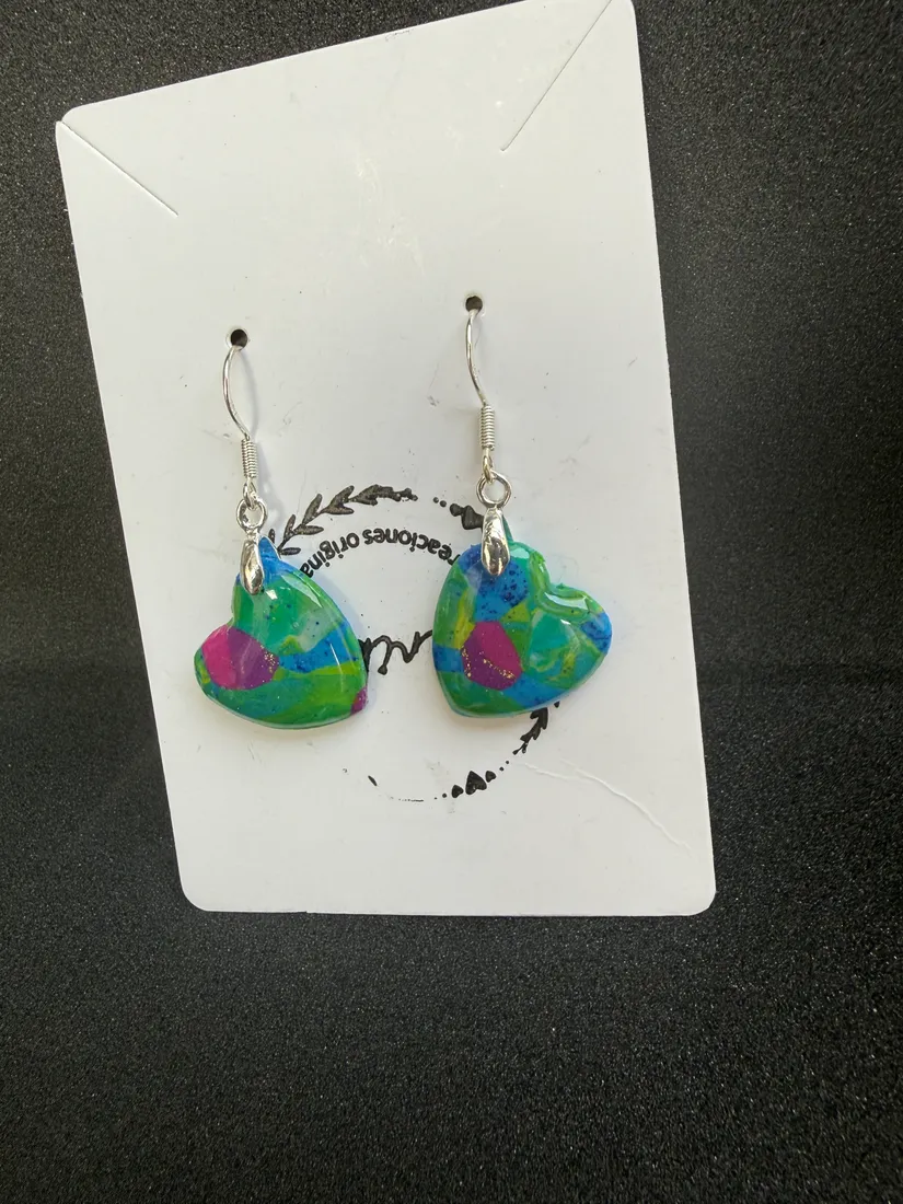 Pendientes artesanales de arcilla, pieza 4