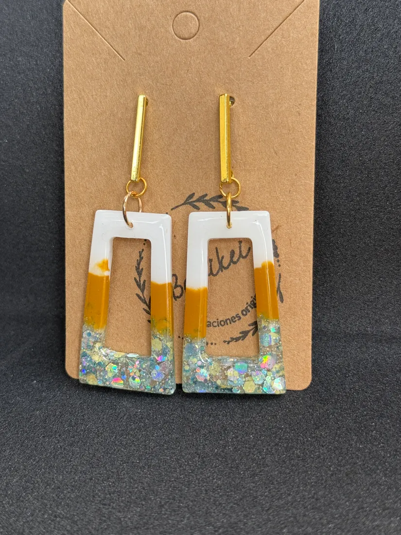 Pendientes artesanales de arcilla, pieza 17