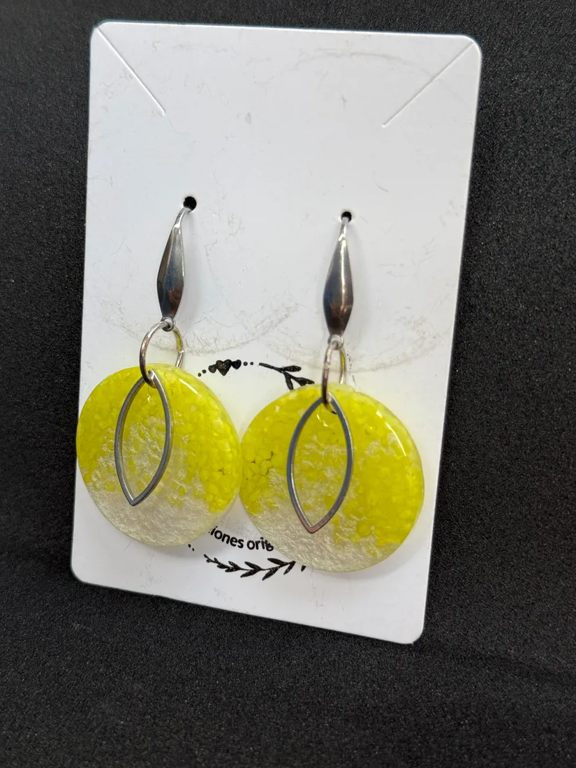 Pendientes artesanales de arcilla, pieza 20