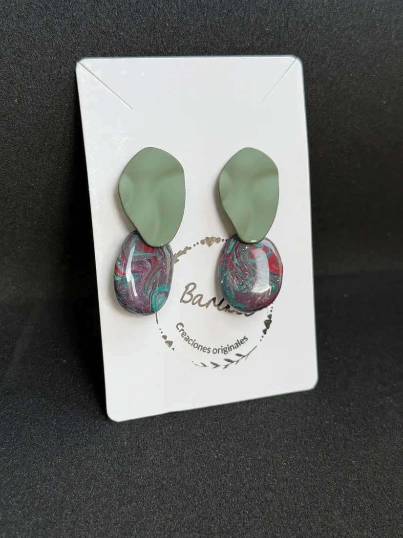 Pendientes artesanales de arcilla, pieza 31