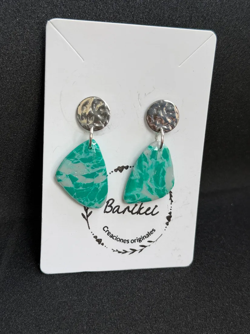 Pendientes artesanales de arcilla, pieza 32