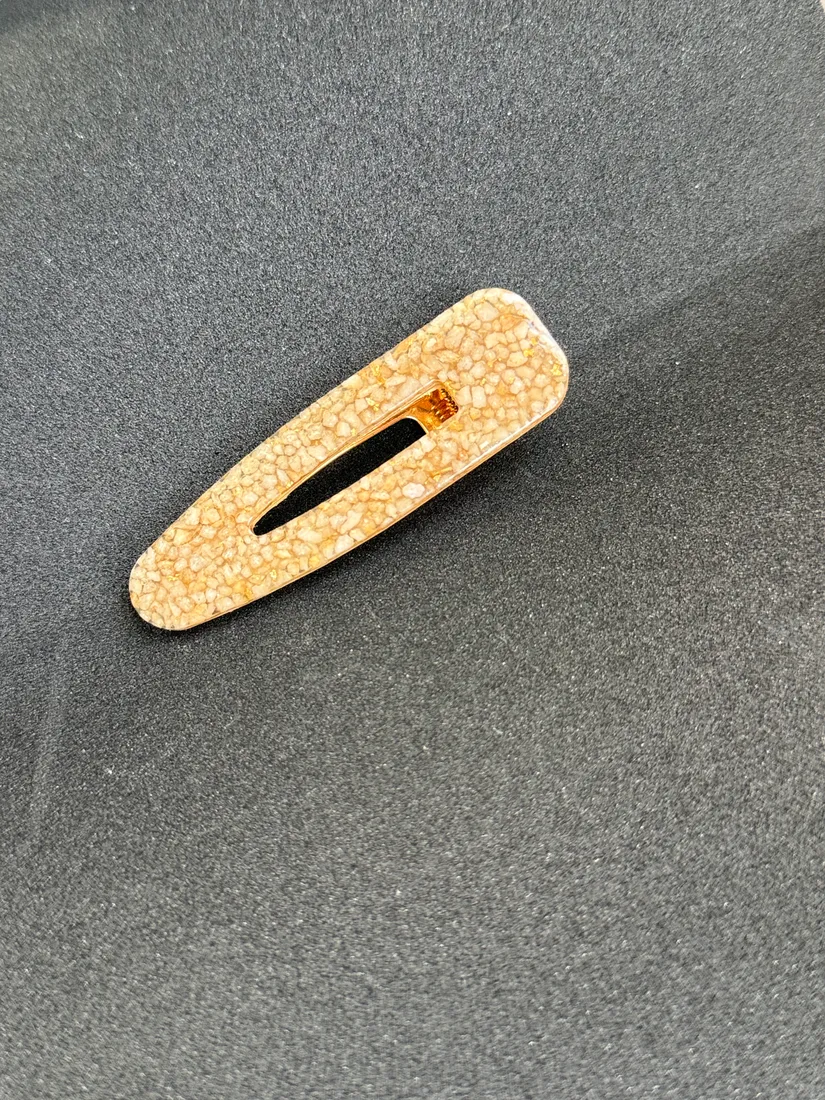 Pendientes artesanales de resina, pieza 14