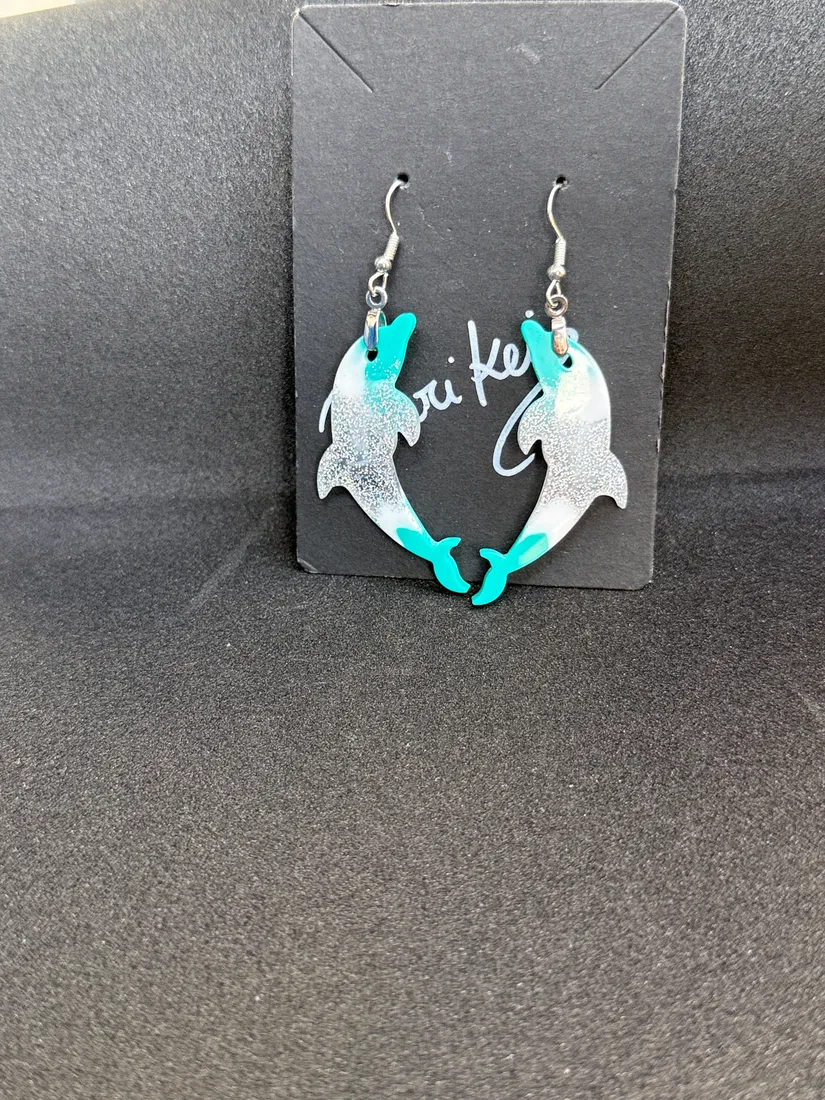 Pendientes artesanales de resina, pieza 21